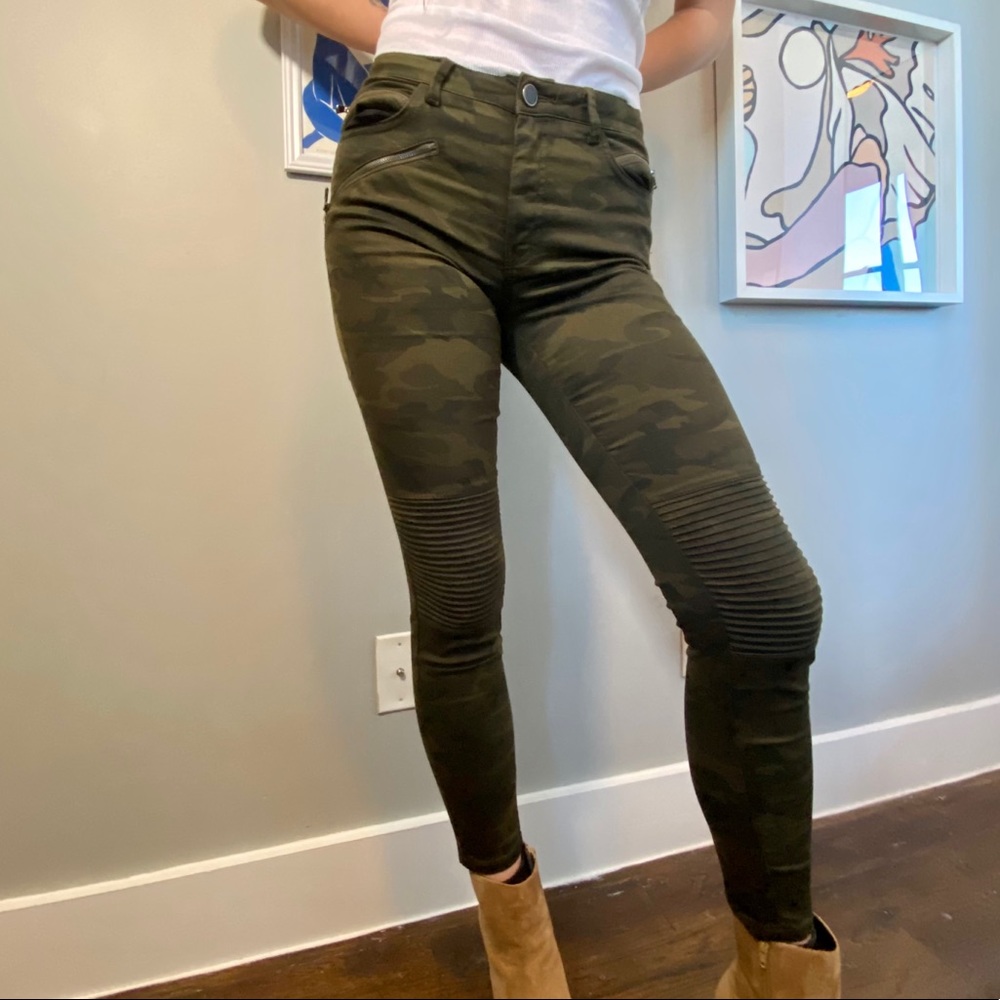 Green camo skinny jeans